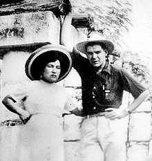 220px-Hilda_Gadea_y_Che_Guevara_-_Luna_de_miel_-_Yucatán_1955