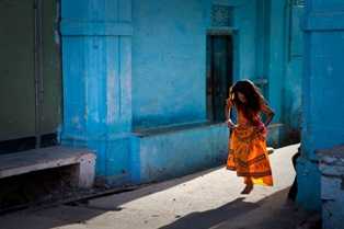 নিরাপত্তার রেডলাইট এরিয়া...